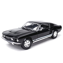 Load image into Gallery viewer, Maisto 1:18 1967 Ford Mustang GTA Fastback Sports Car Static Simulation Diecast Alloy Model Car
