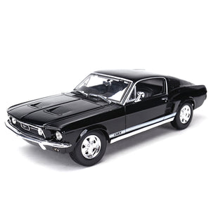 Maisto 1:18 1967 Ford Mustang GTA Fastback Sports Car Static Simulation Diecast Alloy Model Car