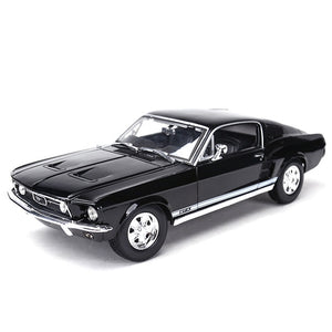 Maisto 1:18 1967 Ford Mustang GTA Fastback Sports Car Static Simulation Diecast Alloy Model Car
