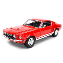 Load image into Gallery viewer, Maisto 1:18 1967 Ford Mustang GTA Fastback Sports Car Static Simulation Diecast Alloy Model Car

