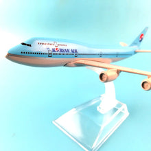 Load image into Gallery viewer, JASON TUTU Aircraft Model Diecast Metal 1:400 Emirates Airbus A380 16cm Airplanes Plane Model Airplane Model Turkey Boeing 777
