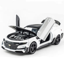 Load image into Gallery viewer, KIDAMI Camaro 1:32 Alloy Diecast Car Model Pull Back Sound Light Kids Toy Cars Collection Vehicles for Children&#39;s Gifts машинки
